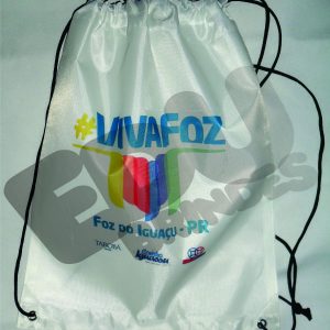 MOCHILA COM CORDÃO